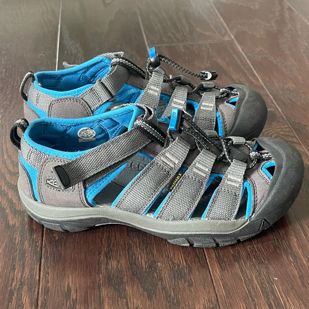 Keen Newport H2 Blue Gray Sandals Youth Big Kid Size 3